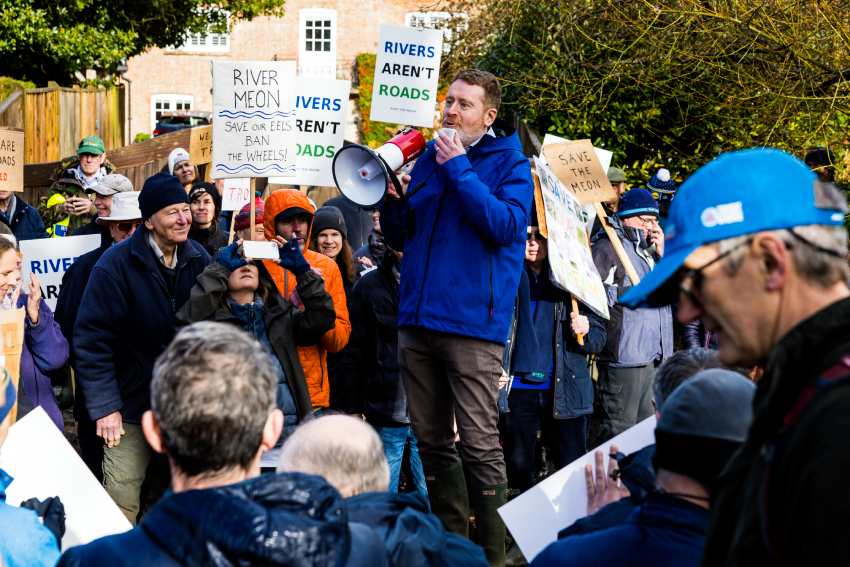 Protest against 4x4s in chalk stream at Droxford